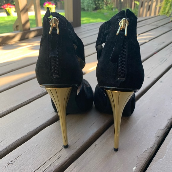 NWOT Guess Heels 🔥 - Picture 3 of 5